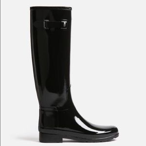 Hunter Boots tall black original gloss. Size 8W.